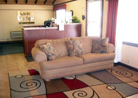 Econo Lodge Pratt Extérieur photo